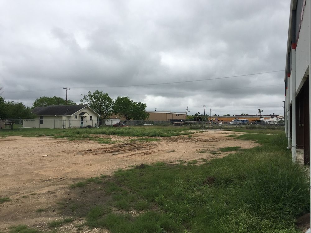 1407 N 5th St, Harlingen, TX 78550